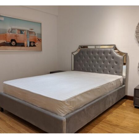Queen Size 5×6 Bed + 10? Mattress  Code: LPPF09