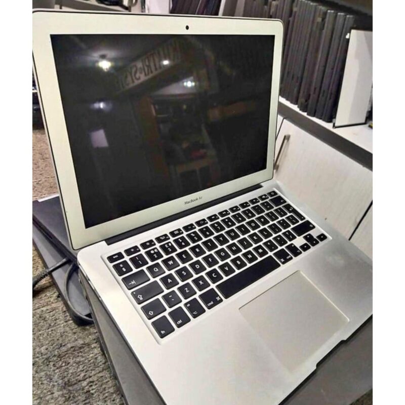 MacBook Air 13.3-inch (2014)  Core i5  8GB  SSD 256GB