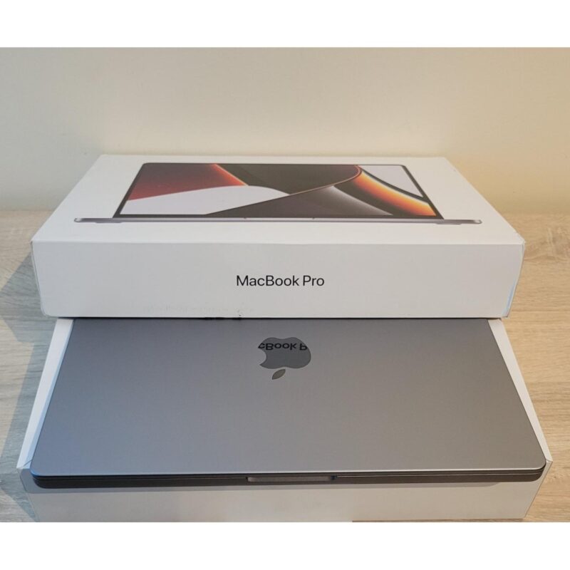 MacBook Pro (2021) 14.2-inch  Apple M1 Pro 8-core and 14-core GPU  16GB RAM  SSD 512GB