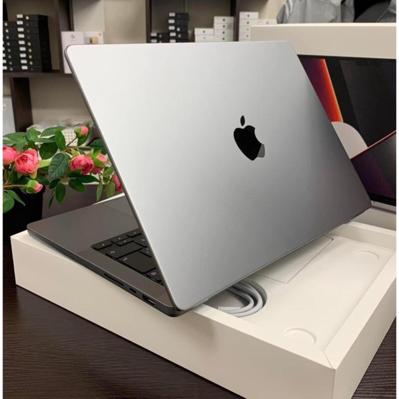 MacBook Pro (2021) 16.2-inch  Apple M1 Pro 10-core and 16-core GPU  16GB RAM  SSD 512GB