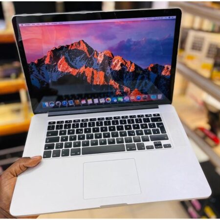 MacBook Pro Retina 15.4-inch (2019)  Core i7  16GB  SSD 256GB